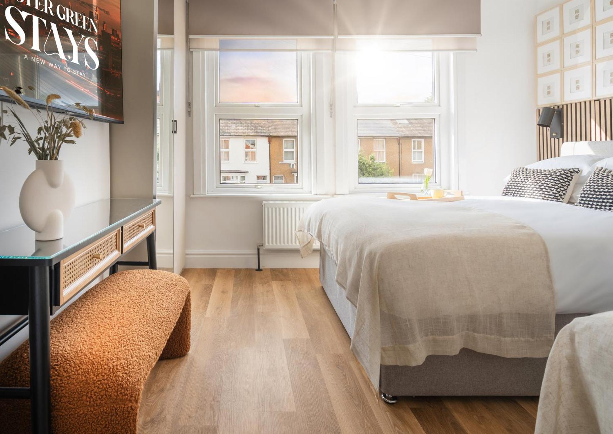 Newly Designed, 2Br Apt, 5Min From Northwood London Tube Station, Nato Hq, Ideal For Wembley, Warner Studio, Contractors Exterior foto